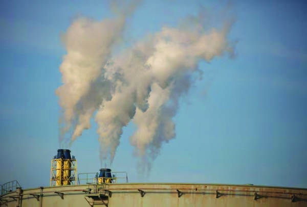 Japan's oil refiners scale back decarbonisation efforts, refocus on fossil fuels
