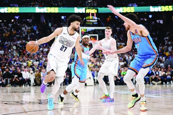 Jokic, Strawther star as Nuggets down Thunder to tie series