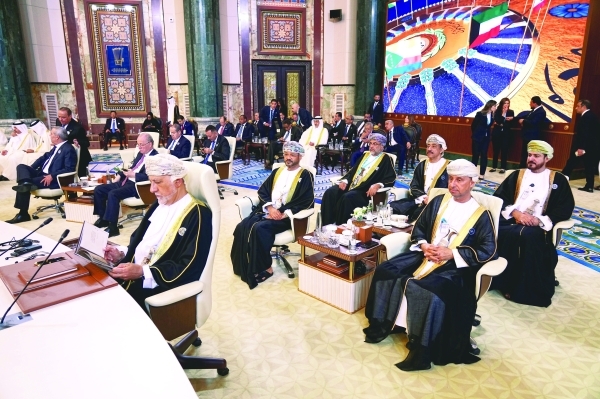 Sayyid Shihab heads Oman's delegation at Arab Summit