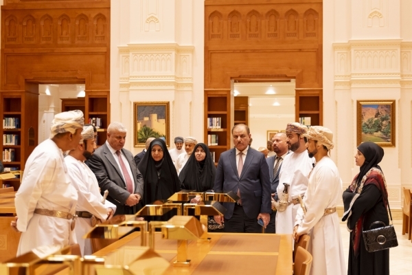 Majlis Ash'shura chairman receives delegation from Iraq