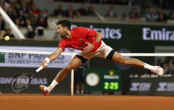 Djokovic downs Zverev to battle Sinner in the semis