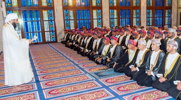 Sayyid Fahd offers Eid Al Adha prayers at Al Khor Mosque