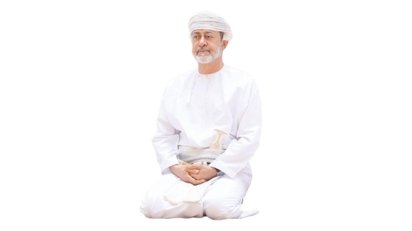 HM offers Eid prayers in Nizwa