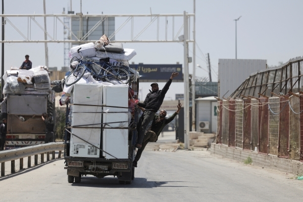 Syrian authorities announce closure of notorious desert camp