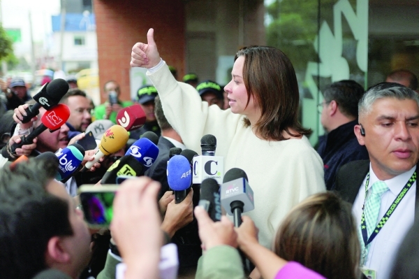 Colombian senator Uribe shows signs of improvement