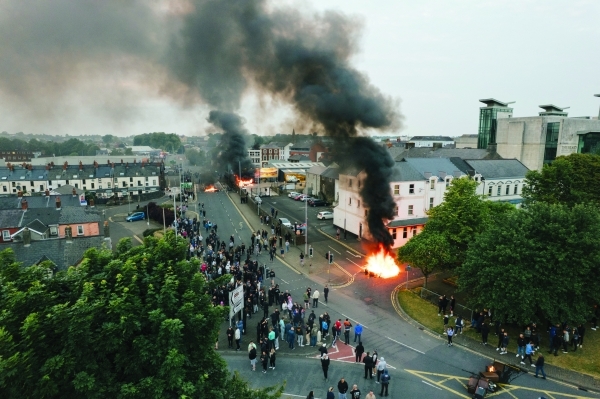 Northern Irish rioters attack police