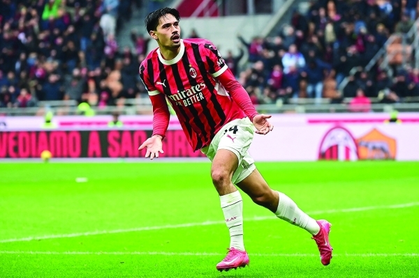 Man City sign AC Milan midfielder Reijnders