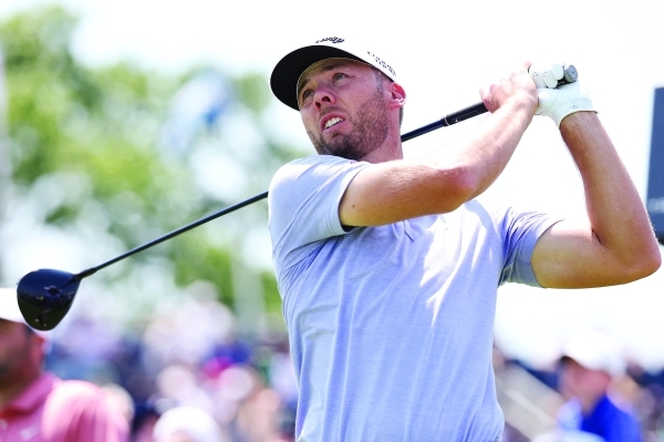 Burns fires 65 to grab US Open lead