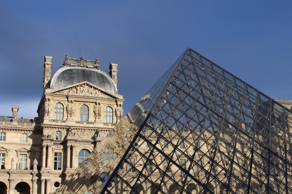 How Paris's Seine River keeps the Louvre cool in summer