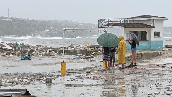Erick pounds Mexican coast
