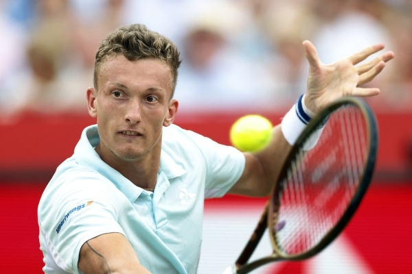 Lehecka stuns Draper to reach Queen's Club final
