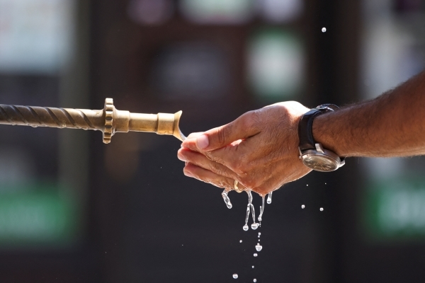 Rescuers step up as summer heatwaves stoke heatstroke risk