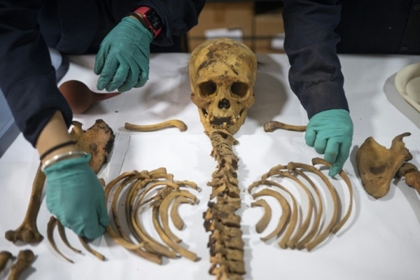 Peru gas workers find thousand-year-old mummy