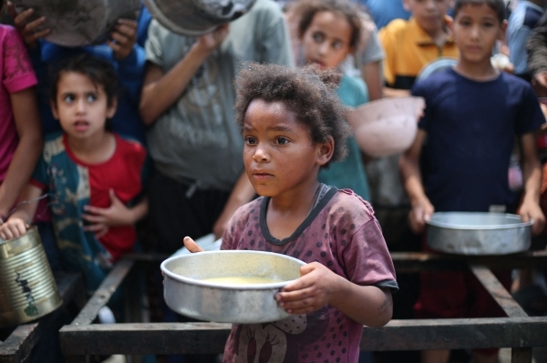 Israel steps up Gaza bombardment ahead of White House talks on ceasefire