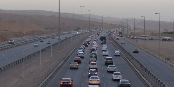 Oman's roads add 37,300 vehicles over 12 months