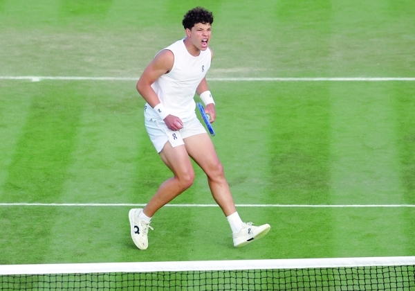 Serve, set, match! Speedy Shelton reaches third round in one minute