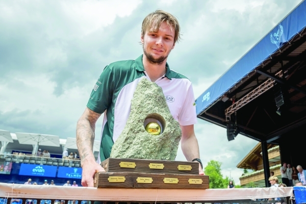 Bublik wins first claycourt title in Gstaad