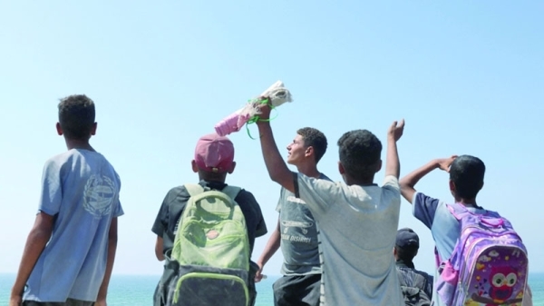 Daily pauses in Gaza fighting as aid arrives