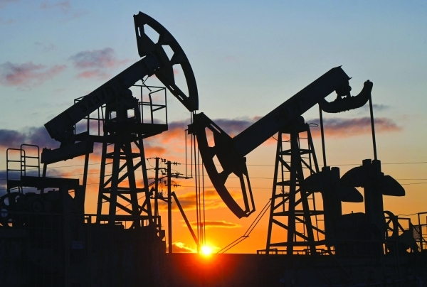 Oil prices steady amid Trump tariff threats