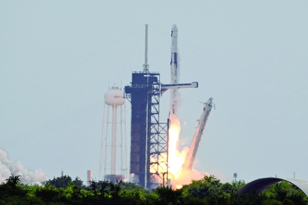 SPACEX CREW DRAGON DOCKS WITH ISS