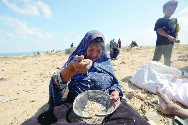 Israel considers full Gaza takeover as more die