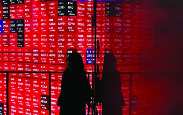 Global stocks rise, dollar softens on Fed easing bets