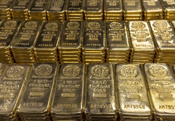 Gold futures hit a record on tariff shock
