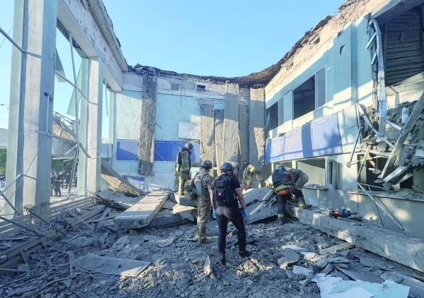 Ukrainian drone attacks kill three, target Moscow