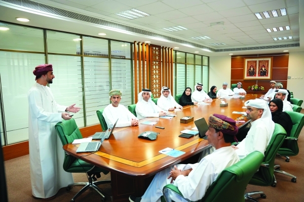 Qatari Labour Ministry delegation reviews Oman's trade union system