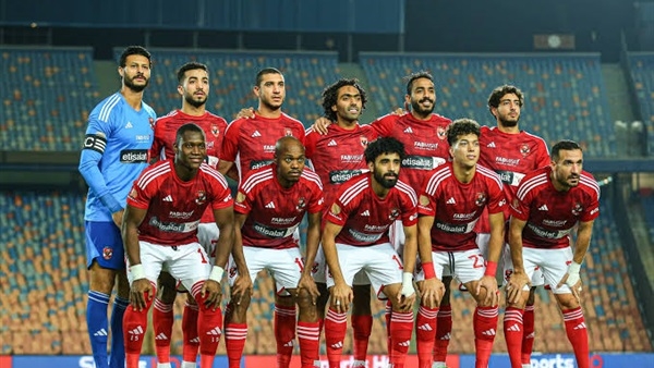 مفاجآت مدوية في تشكيل الأهلي لمواجهة بيراميدز