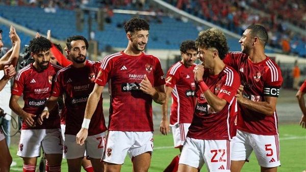 نادي قطري يخطف نجم الأهلي على طريقة أكرم توفيق