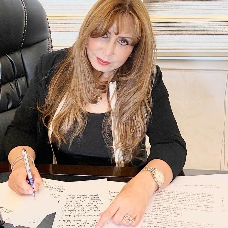 هل نبكي؟ هل نكتفي بالأسف؟ لا. لقد ولى زمن البكاء والانتهازية والانتظارية