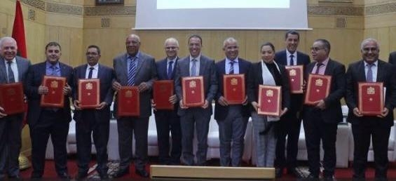 شميس يوقع على اتفاقية إطار بين قطاع الصناعة التقليدية وبريد المغرب والغرف المهنية