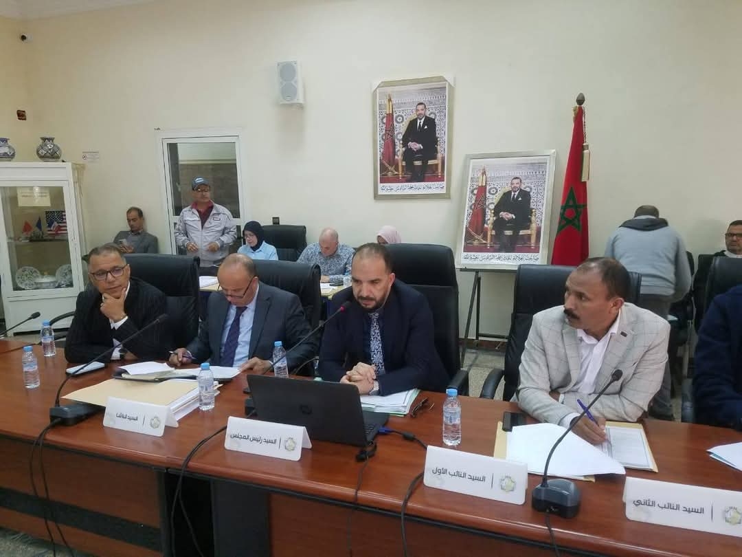 مجلس جماعة آسفي يصادق في جلسته الثانية من دورة ماي على إعادة برمجة مشاريع بميزانية التجهيز ل 2025