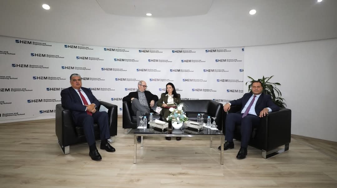 أمل الفلاح السغروشني تحضر الندوة الافتتاحية لجامعة المعارف الجديدة