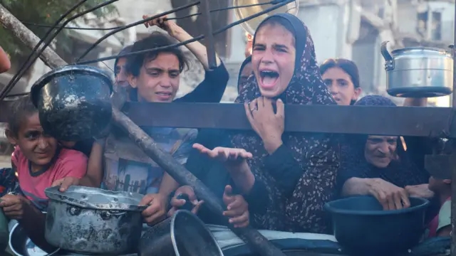 "الأونروا": مليون فتاة وامرأة في قطاع غزة يواجهن مجاعة جماعية