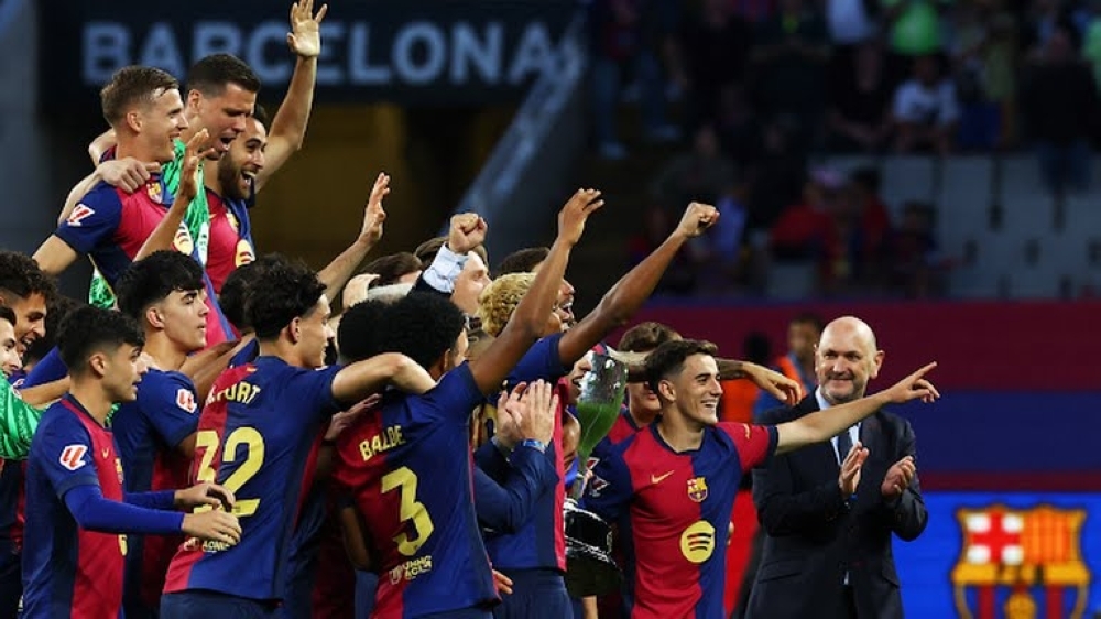 برشلونة يتلقى خسارته الأولى في الدوري الإسباني من فياريال ويحتفل بتحقيق اللقب للمرة 28