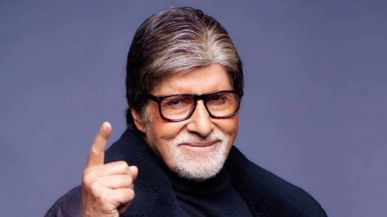 Amitabh Bachchan's neighbor steals all limelight from megastar during his fan meet; WATCH wholesome video here