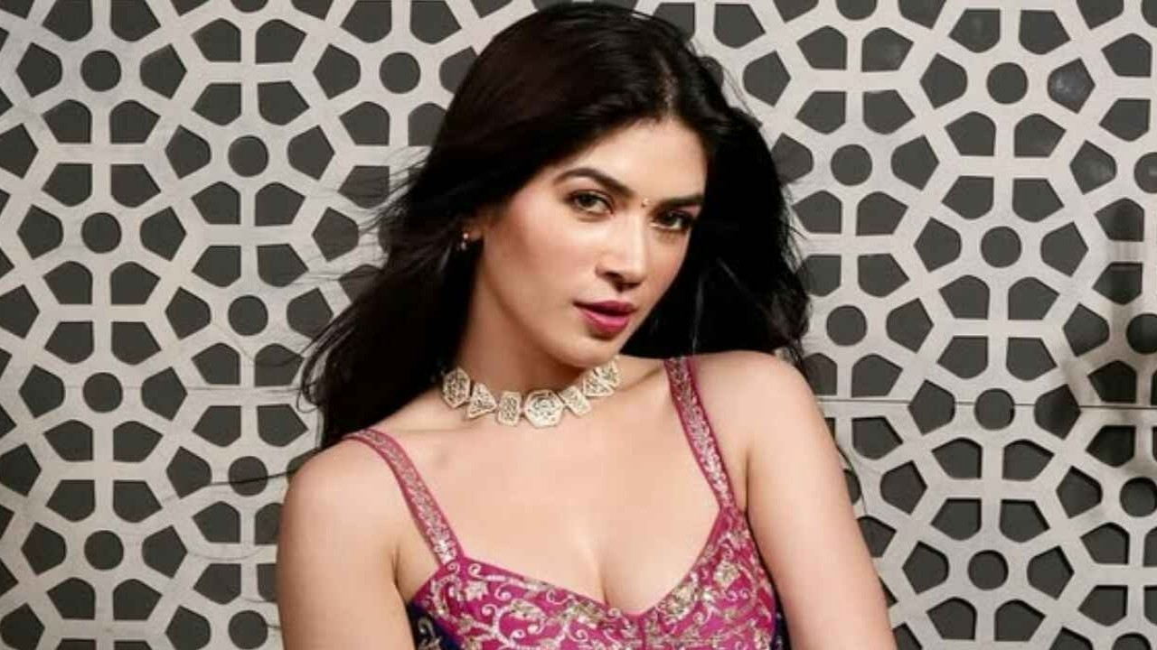 'House broken by thefts, brutally destroyed,' Bigg Boss 11 fame Bandgee Kallra reveals shocking details of robbery