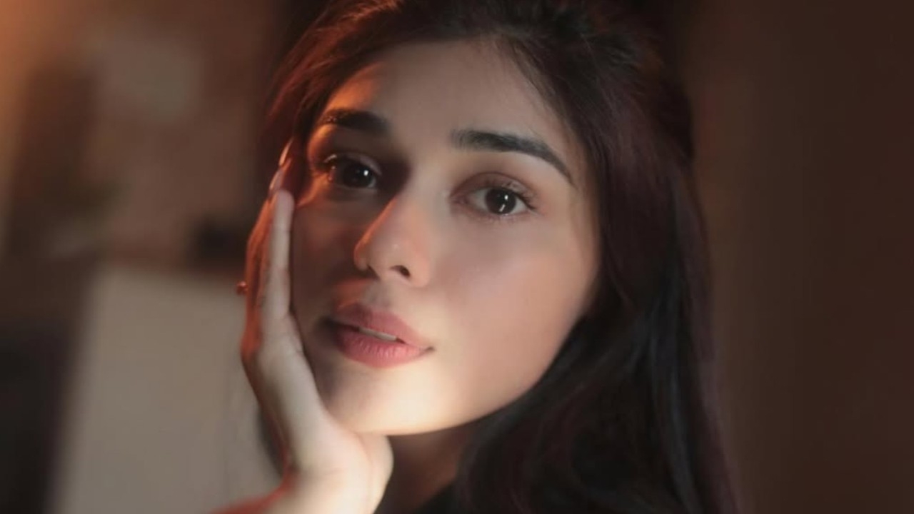 Eisha Singh's step-by-step makeup tutorial is perfect for natural look