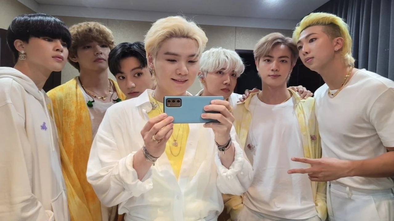 BTS dances together for first time in 3 years in most unexpected way at J-Hope's Goyang gig, watch MIC Drop moment