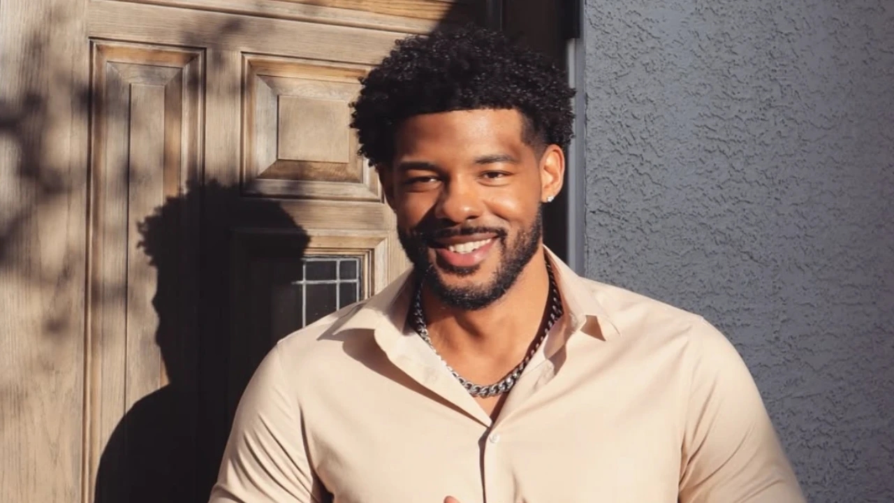 Love Island Season 7: Chris Seeley Joins Casa Amor, All You Need to Know About Basketball Star's Dramatic Entry