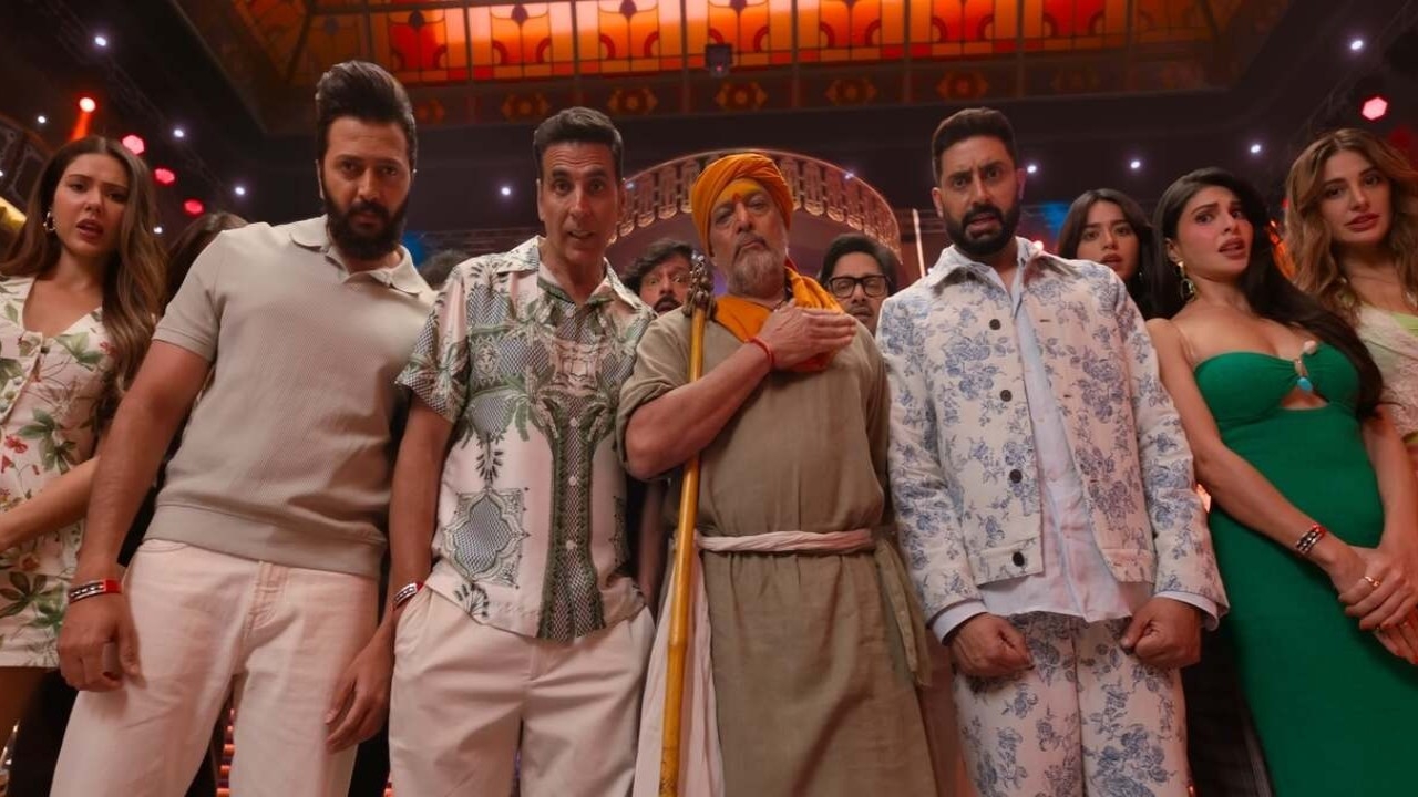 Housefull 5 India Advance Booking Update: Akshay Kumar's killer-comedy sells 25000 tickets in top chains with 1 and a half day to go