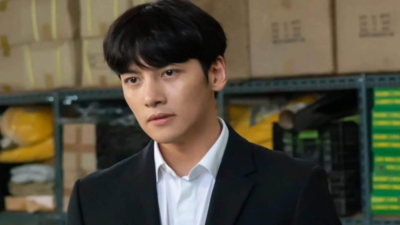 Ji Chang Wook wins hearts with his ‘down-to-earth' gesture, here's how the actor helped a scared child