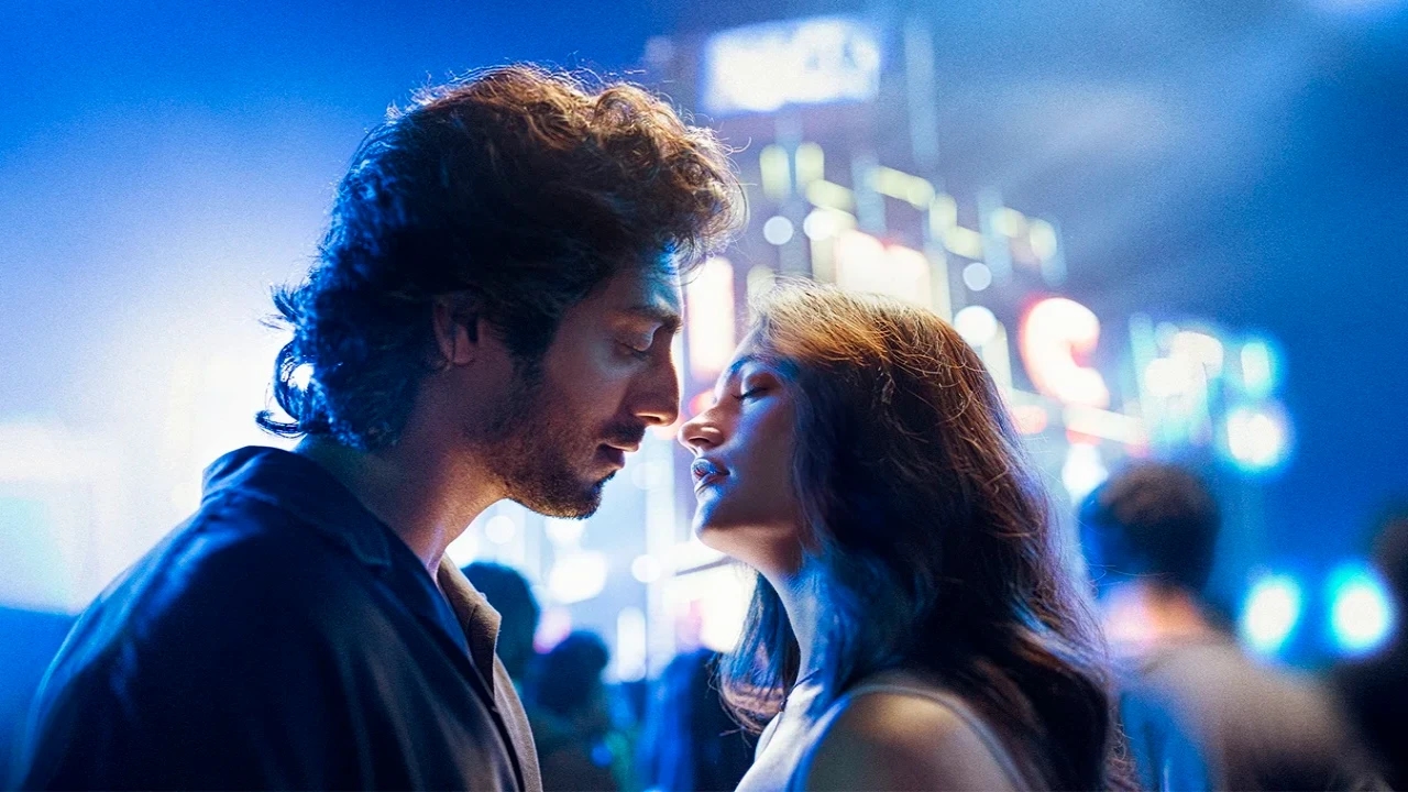 Box Office: Saiyaara goes on an overdrive on Sunday; Ahaan Panday and Aneet Padda starrer collects Rs 30 crore on day 3