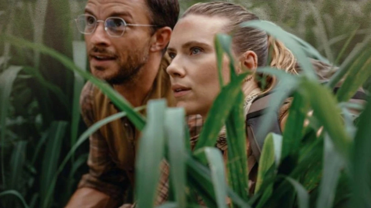 Jurassic World Rebirth Ending Explained: Does Scarlett Johansson's Zora Survive D-Rex? Jonathan Bailey's Loomis Makes Surprise Call Over Dinosaur DNA