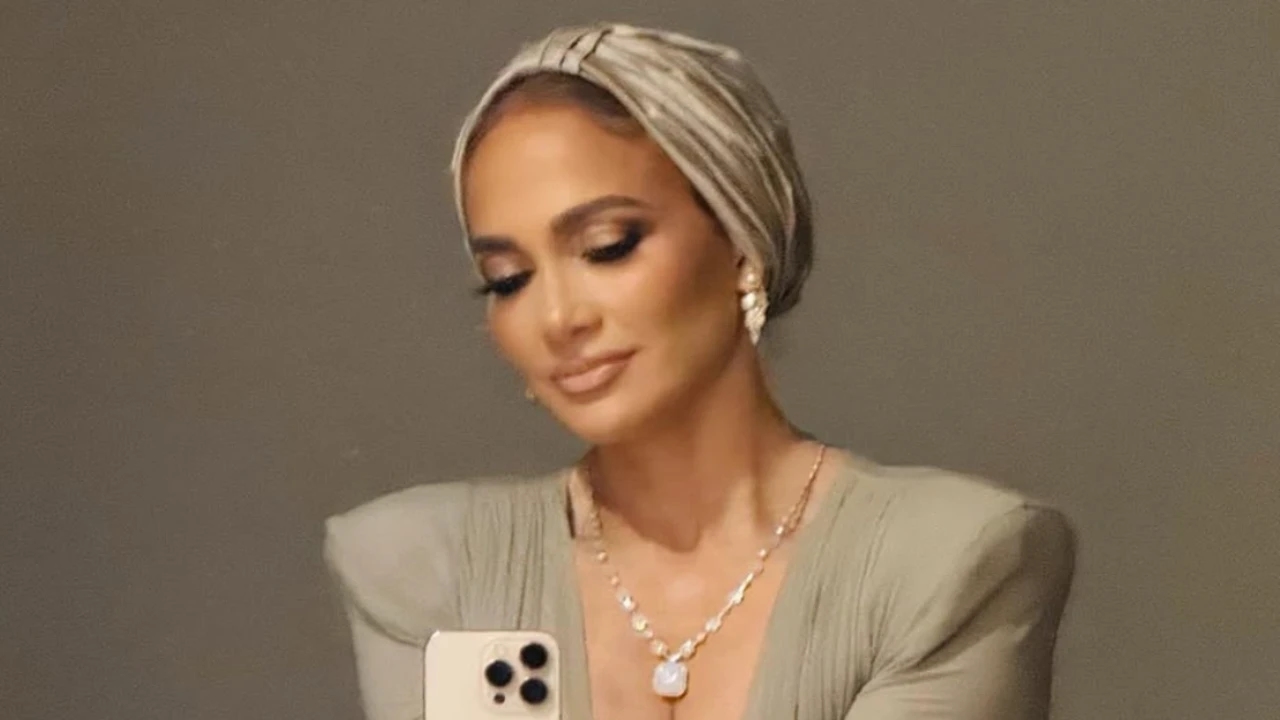 Jennifer Lopez Faces Embarrassing Situation at Istanbul's Chanel Store After Being Denied Entry, Here's What Happened