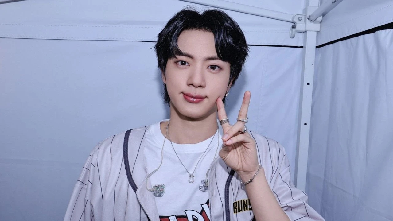 Jin reacts to ARMY learning Korean for BTS, reveals why he's ‘scared' of touching hands at concert: ‘Feel so bad…'