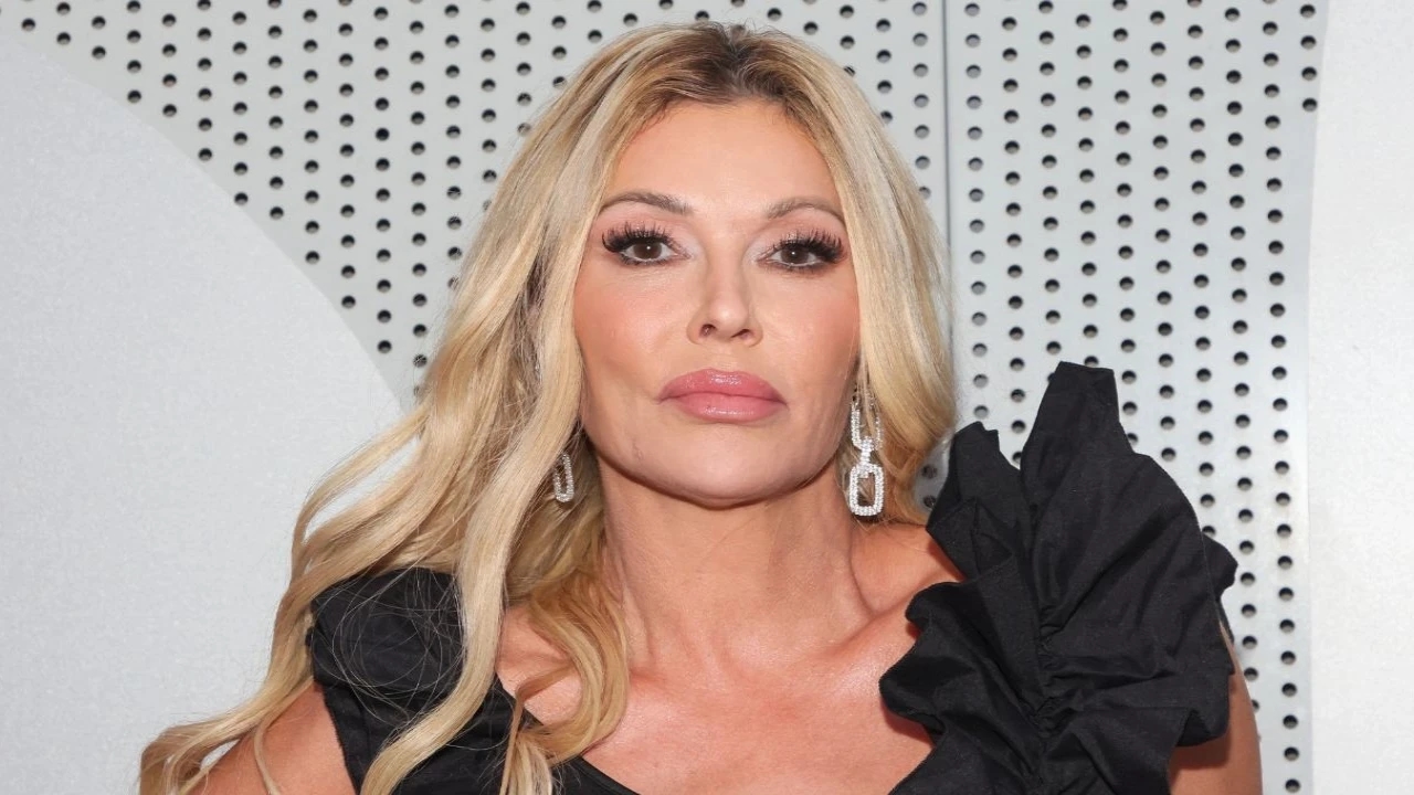 Brandi Glanville Suffers Facial Burns After Using Nair to Treat Suspected Parasite in Viral TikTok Video