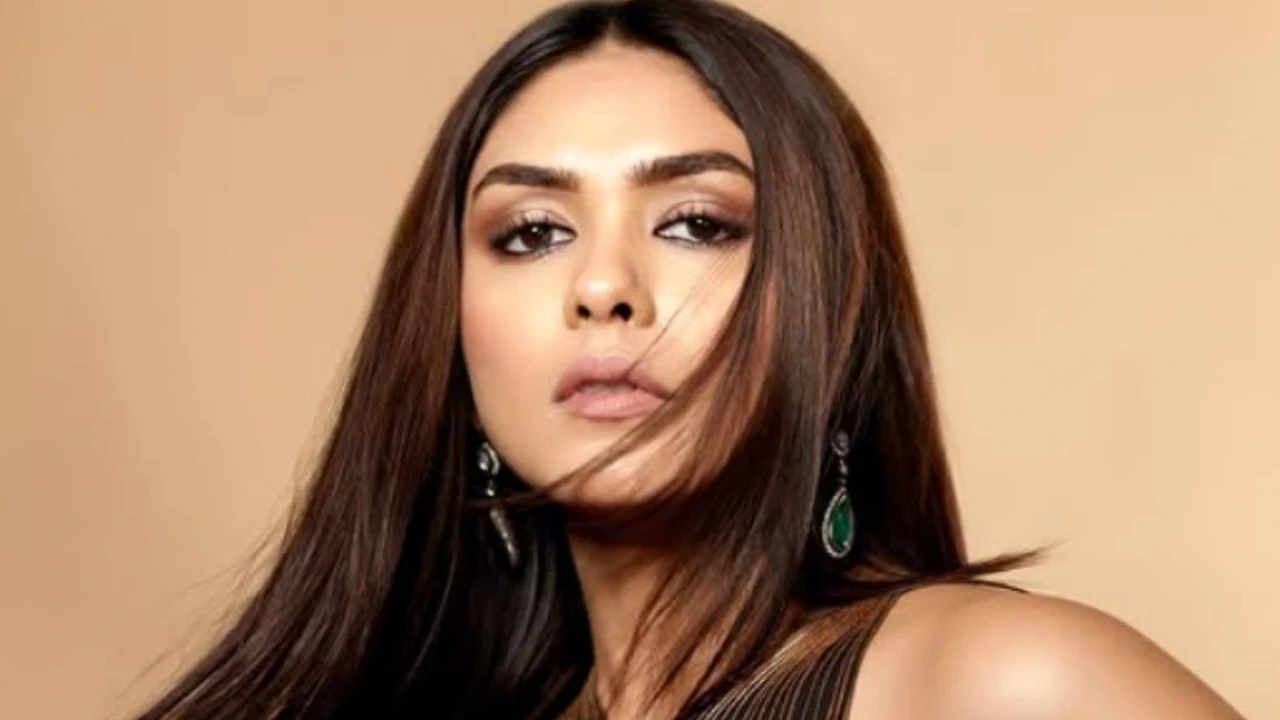 Mrunal Thakur: Meet actress rumored to be dating Dhanush, rejected Aamir Khan's Thugs of Hindostan, and started acting at the age of 20